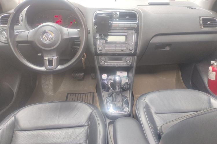 Used Volkswagen Polo 2013 1.4L Automatic Luxury Edition Center Console