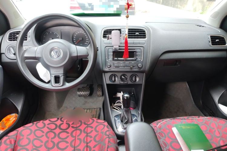 Used Volkswagen Polo 2013 1.4L Automatic Comfort Edition Center Console
