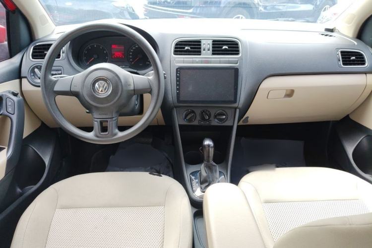 Used Volkswagen Polo 2013 1.6L Automatic Comfort Edition Center Console