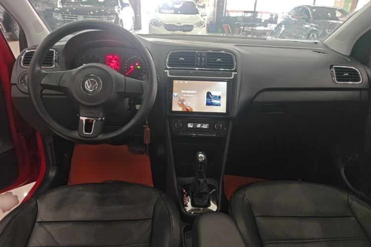 Used Volkswagen Polo 2013 1.4L Automatic Luxury Edition Center Console