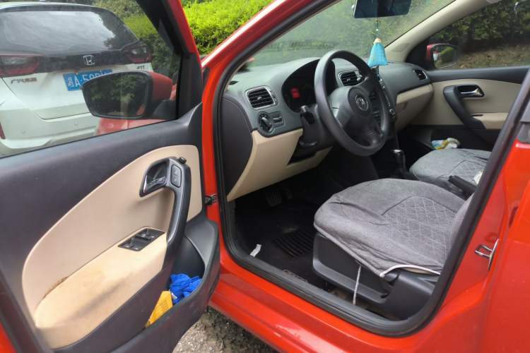 Used Volkswagen Polo 2013 1.6L Automatic Comfort Edition Driver Seat