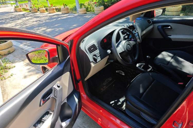 Used Volkswagen Polo 2013 1.4L Manual Fashion Edition Driver Seat
