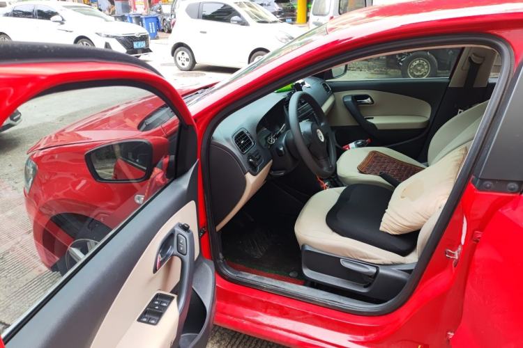 Used Volkswagen Polo 2013 1.6L Automatic Comfort Edition Driver Seat
