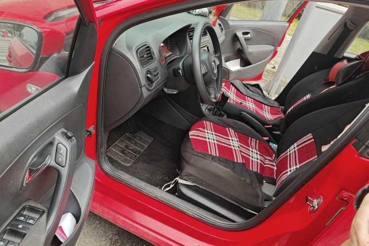 Used Volkswagen Polo 2013 1.4L Manual Fashion Edition Driver Seat