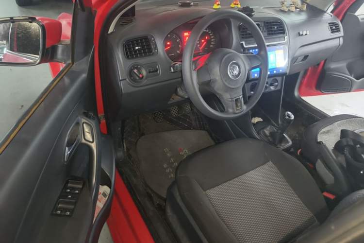 Used Volkswagen Polo 2013 1.4L Manual Fashion Edition Driver Seat