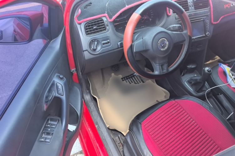 Used Volkswagen Polo 2013 1.4L Manual Fashion Edition Driver Seat