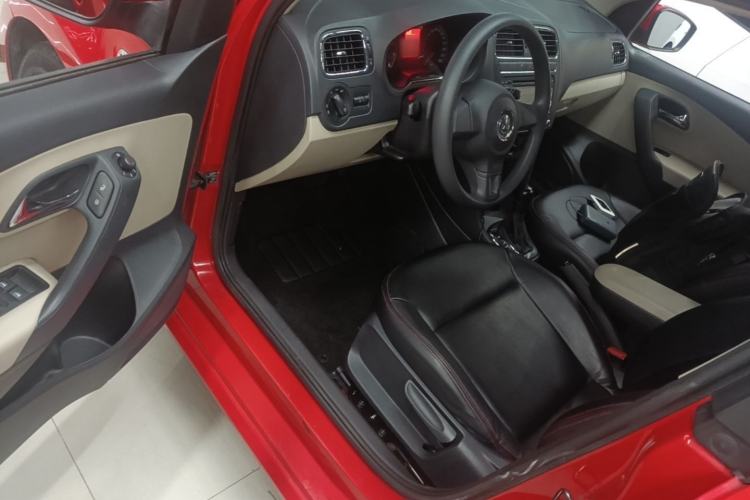 Used Volkswagen Polo 2013 1.6L Automatic Comfort Edition Driver Seat