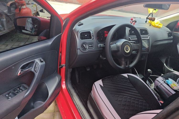 Used Volkswagen Polo 2013 1.4L Manual Fashion Edition Driver Seat