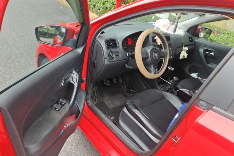 Used Volkswagen Polo 2013 1.4L Manual Fashion Edition Driver Seat
