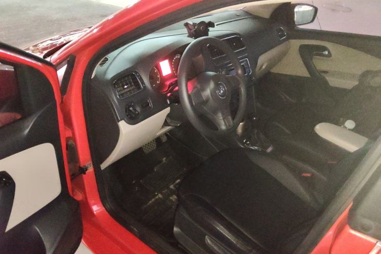 Used Volkswagen Polo 2013 1.6L Automatic Comfort Edition Driver Seat