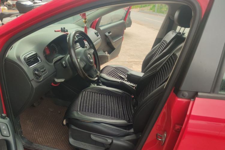 Used Volkswagen Polo 2013 1.6L Automatic Comfort Edition Driver Seat