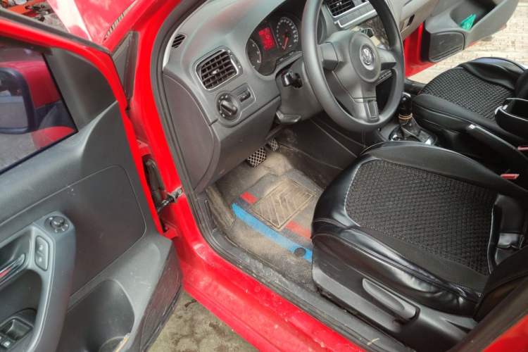 Used Volkswagen Polo 2013 1.4L Automatic Comfort Edition Driver Seat