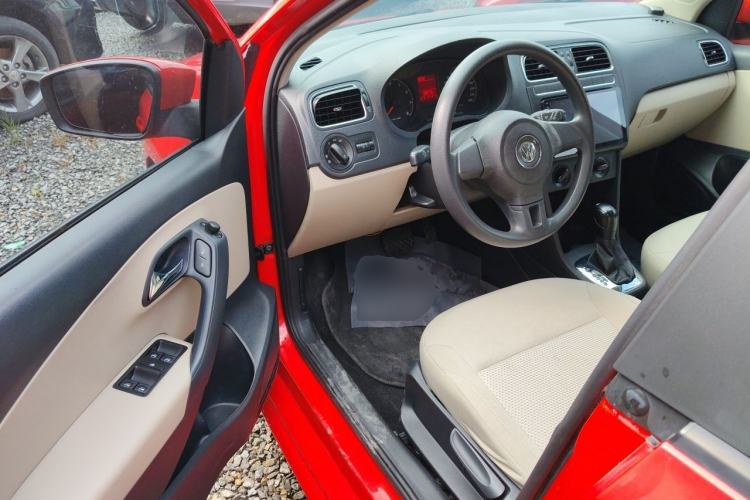 Used Volkswagen Polo 2013 1.6L Automatic Comfort Edition Driver Seat