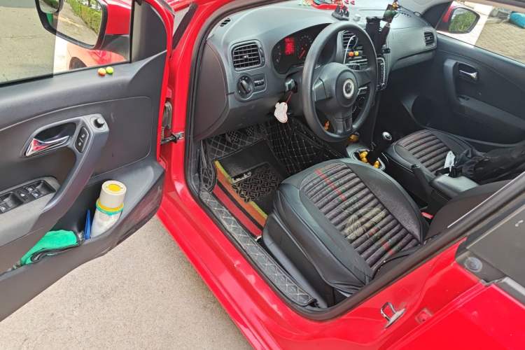 Used Volkswagen Polo 2013 1.4L Manual Fashion Edition Driver Seat