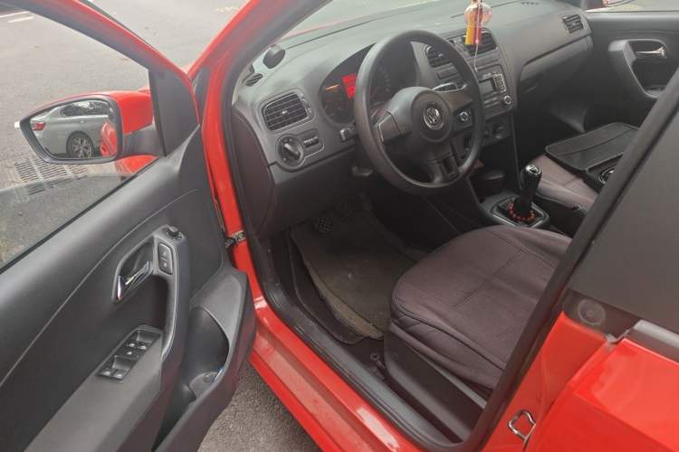 Used Volkswagen Polo 2013 1.4L Manual Fashion Edition Driver Seat