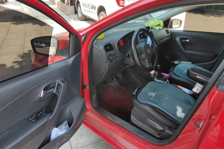 Used Volkswagen Polo 2013 1.4L Automatic Comfort Edition Driver Seat