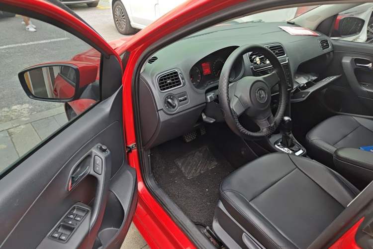 Used Volkswagen Polo 2013 1.6L Automatic Comfort Edition Driver Seat