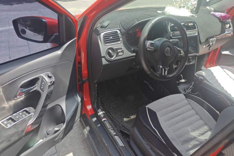 Used Volkswagen Polo 2013 1.4L Manual Fashion Edition Driver Seat