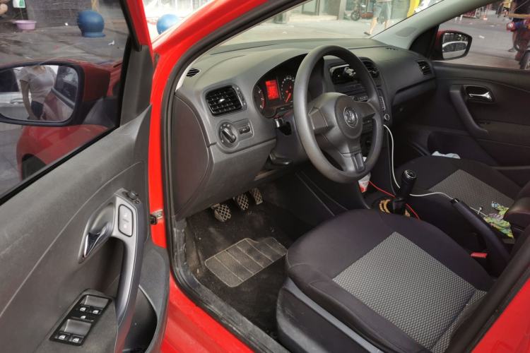Used Volkswagen Polo 2013 1.4L Manual Fashion Edition Driver Seat