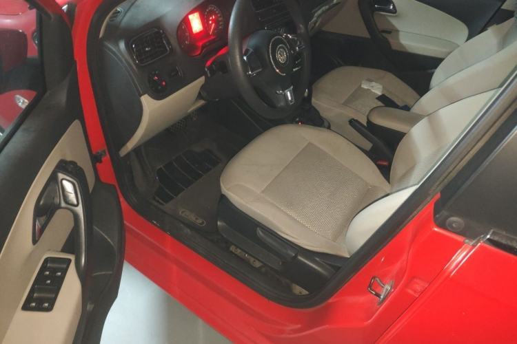 Used Volkswagen Polo 2013 1.4L Automatic Comfort Edition Driver Seat
