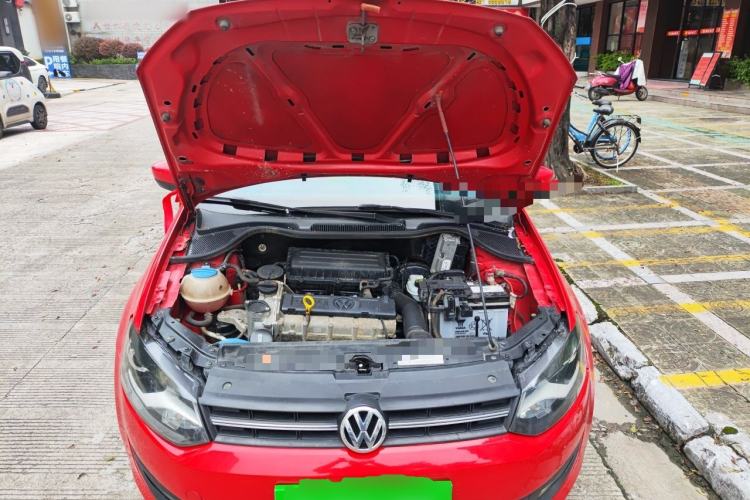 Used Volkswagen Polo 2013 1.6L Automatic Comfort Edition Engine Bay