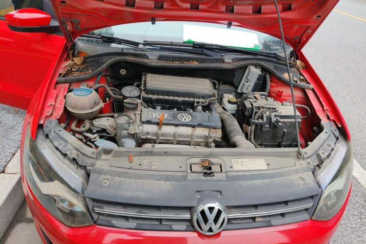 Used Volkswagen Polo 2013 1.4L Automatic Comfort Edition Engine Bay