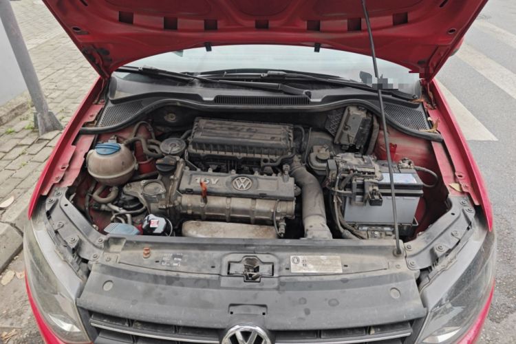 Used Volkswagen Polo 2013 1.4L Manual Fashion Edition Engine Bay