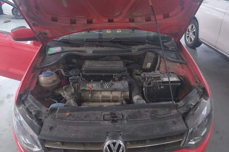 Used Volkswagen Polo 2013 1.4L Manual Fashion Edition Engine Bay