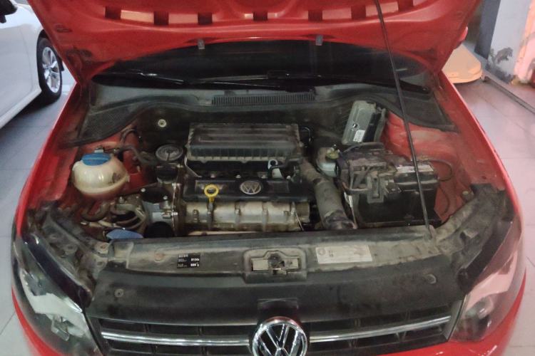 Used Volkswagen Polo 2013 1.6L Automatic Comfort Edition Engine Bay
