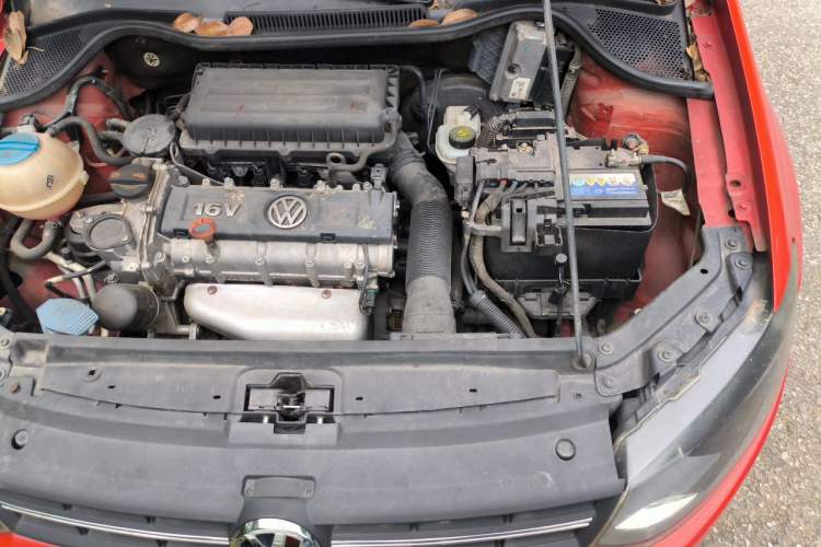 Used Volkswagen Polo 2013 1.6L Automatic Comfort Edition Engine Bay Left