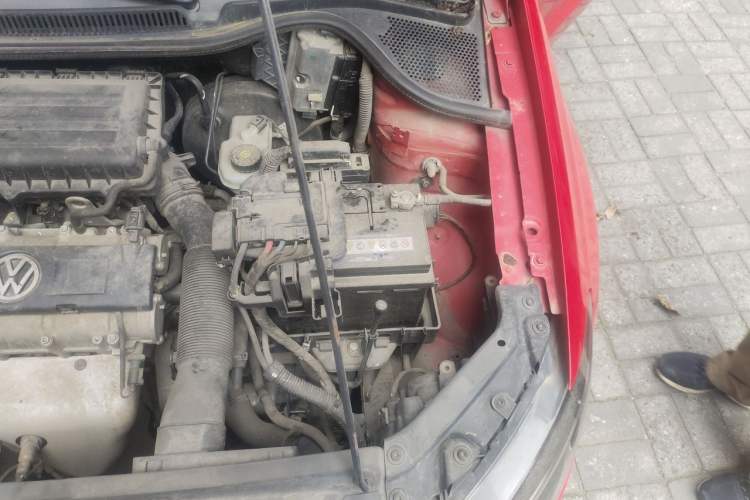 Used Volkswagen Polo 2013 1.4L Automatic Luxury Edition Engine Bay Left