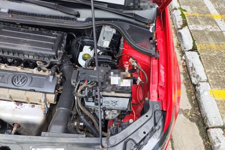 Used Volkswagen Polo 2013 1.6L Automatic Comfort Edition Engine Bay Left