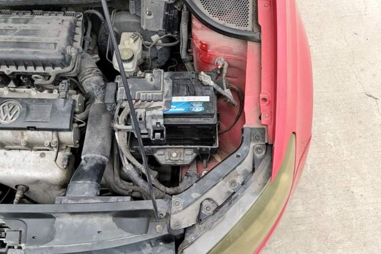 Used Volkswagen Polo 2013 1.4L Manual Fashion Edition Engine Bay Left
