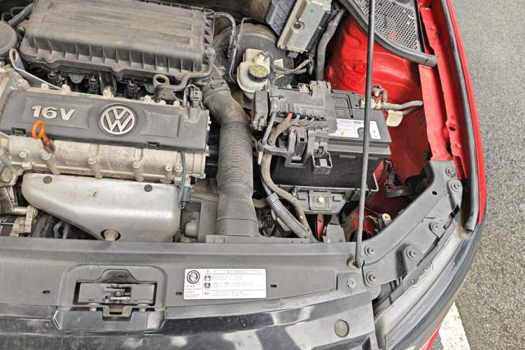Used Volkswagen Polo 2013 1.4L Manual Fashion Edition Engine Bay Left