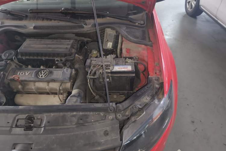 Used Volkswagen Polo 2013 1.4L Manual Fashion Edition Engine Bay Left