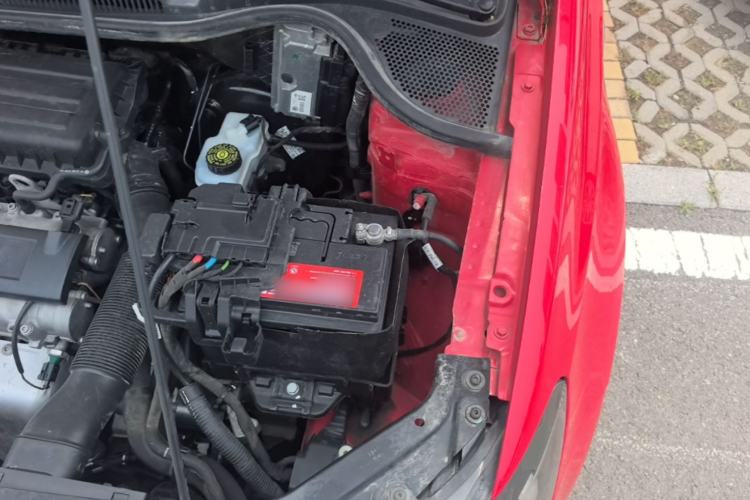 Used Volkswagen Polo 2013 1.4L Manual Fashion Edition Engine Bay Left