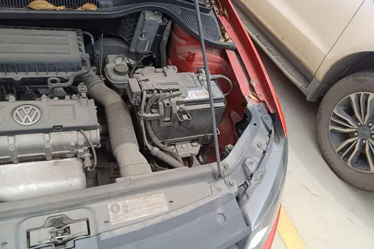 Used Volkswagen Polo 2013 1.4L Manual Fashion Edition Engine Bay Left