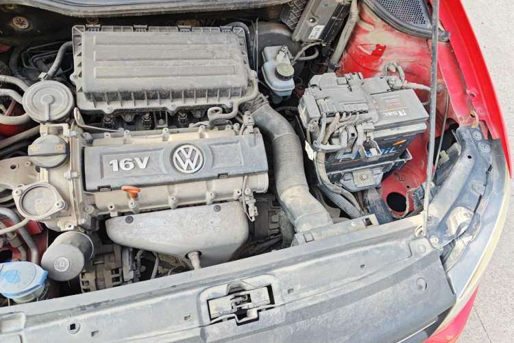 Used Volkswagen Polo 2013 1.4L Manual Fashion Edition Engine Bay Left