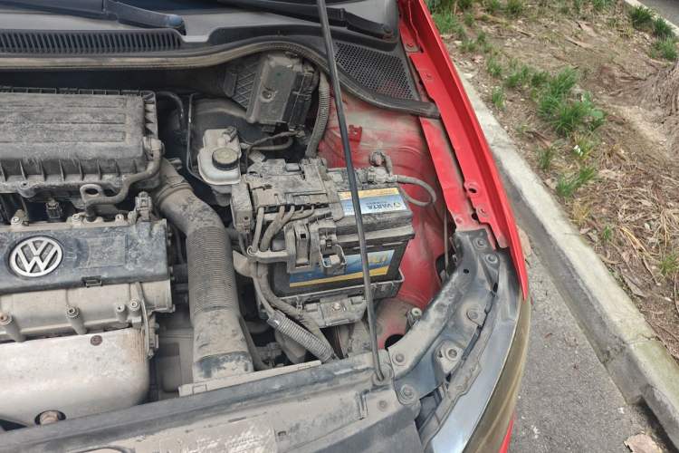 Used Volkswagen Polo 2013 1.4L Manual Fashion Edition Engine Bay Left