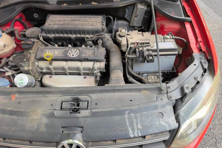 Used Volkswagen Polo 2013 1.6L Manual Comfort Edition Engine Bay Left