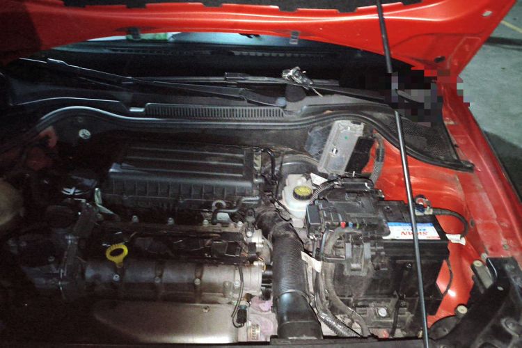 Used Volkswagen Polo 2013 1.6L Automatic Comfort Edition Engine Bay Left