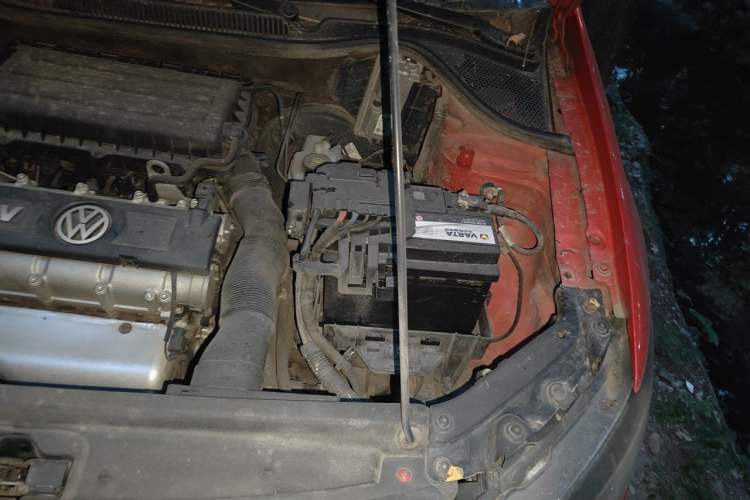 Used Volkswagen Polo 2013 1.4L Manual Fashion Edition Engine Bay Left