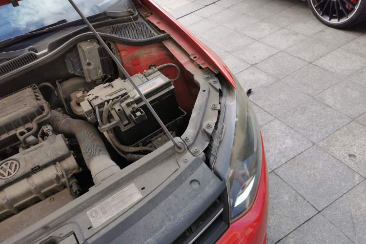 Used Volkswagen Polo 2013 1.4L Manual Fashion Edition Engine Bay Left