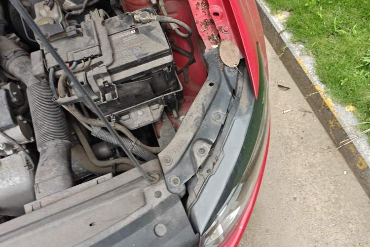 Used Volkswagen Polo 2013 1.4L Manual Fashion Edition Engine Bay Left