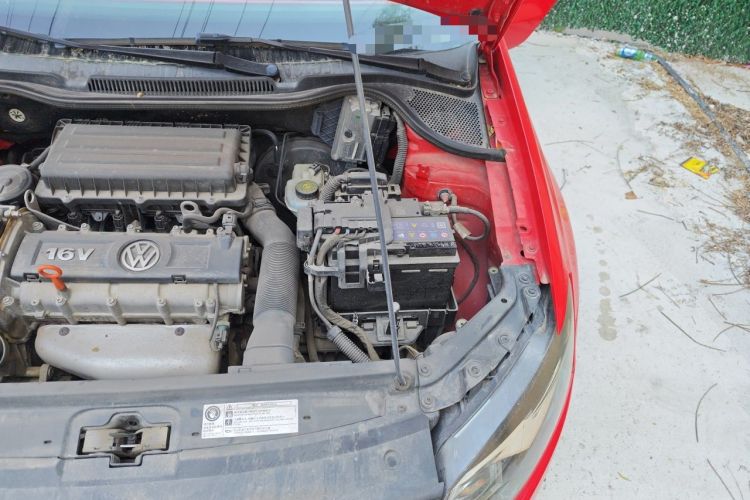 Used Volkswagen Polo 2013 1.4L Automatic Comfort Edition Engine Bay Left
