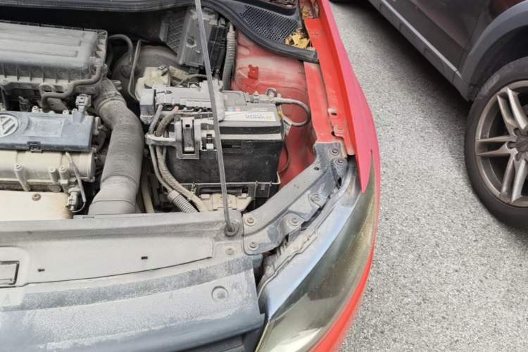 Used Volkswagen Polo 2013 1.4L Manual Fashion Edition Engine Bay Left