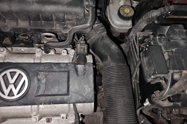 Used Volkswagen Polo 2013 1.6L Automatic Comfort Edition Engine Bay Left