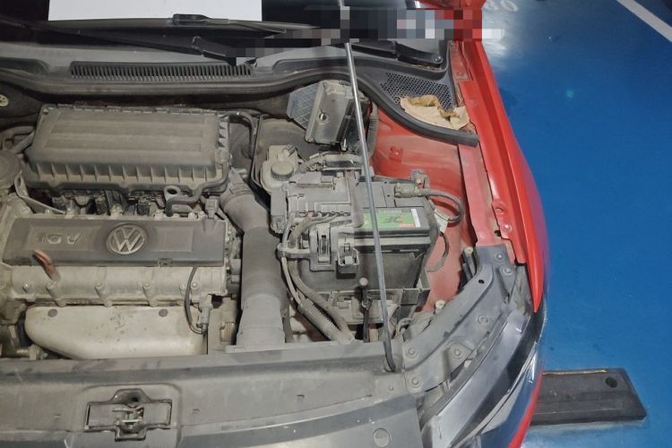 Used Volkswagen Polo 2013 1.4L Automatic Comfort Edition Engine Bay Left