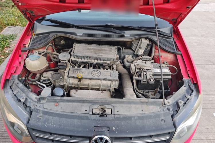 Used Volkswagen Polo 2013 1.6L Automatic Comfort Edition Engine Bay