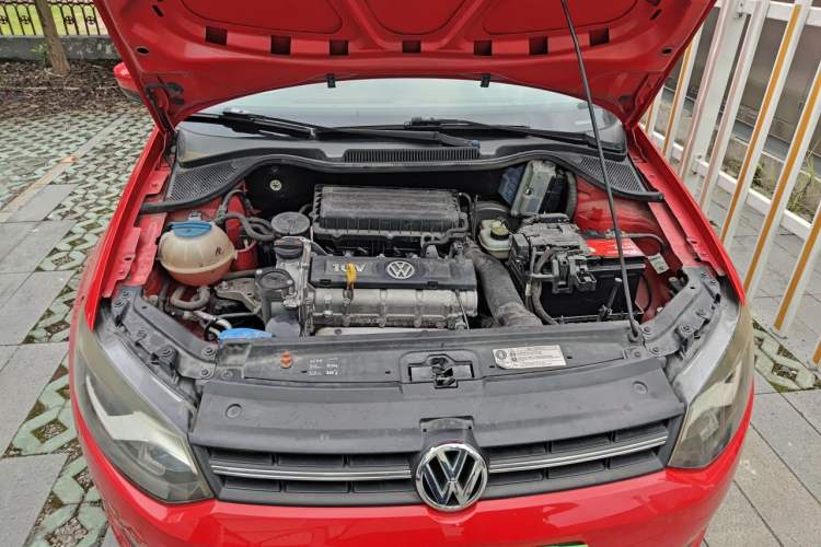 Used Volkswagen Polo 2013 1.6L Automatic Comfort Edition Engine Bay